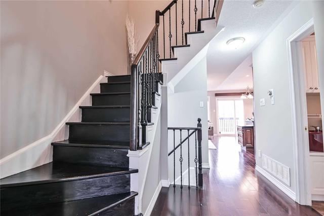 65 Root Cres, House attached with 3 bedrooms, 4 bathrooms and 1 parking in Ajax ON | Image 14