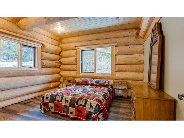 682 Lower Inonoaklin Rd, House detached with 3 bedrooms, 3 bathrooms and 10 parking in Central Kootenay K BC | Image 20
