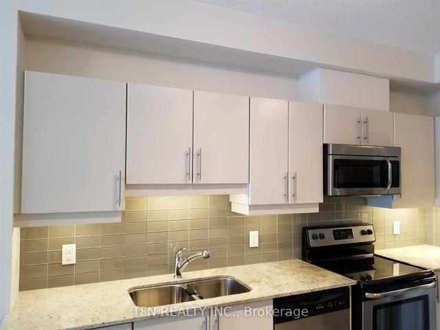302 - 33 Bay St, Condo with 1 bedrooms, 1 bathrooms and 1 parking in Toronto ON | Image 2