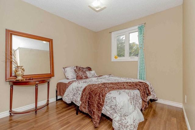303 Magnolia Dr, House semidetached with 3 bedrooms, 2 bathrooms and 4 parking in Hamilton ON | Image 14