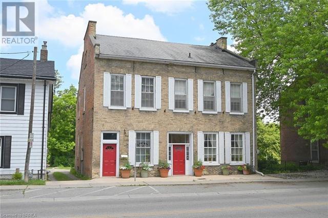 upper - 36 Dumfries Street, Condo with 5 bedrooms, 2 bathrooms and 1 parking in Brant ON | Card Image