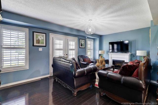 515 Rossland Rd E, House semidetached with 4 bedrooms, 4 bathrooms and 1 parking in Ajax ON | Image 4
