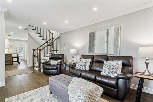 404 Erindale Dr, House detached with 4 bedrooms, 3 bathrooms and 10 parking in Burlington ON | Image 3