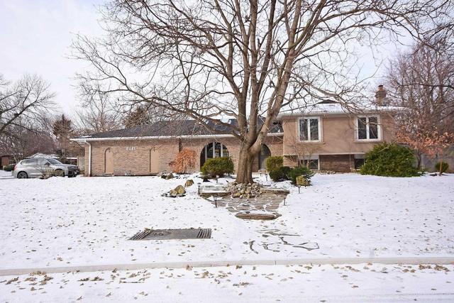 2241 Bethnal Green Rd, House detached with 3 bedrooms, 2 bathrooms and 2 parking in Oakville ON | Image 1
