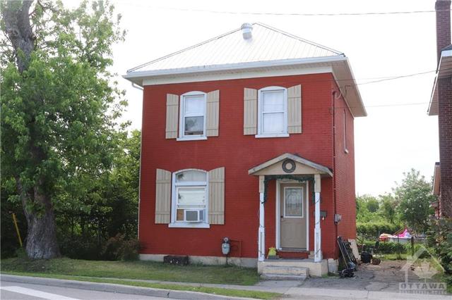 103 William Street, House detached with 3 bedrooms, 2 bathrooms and 2 parking in Smiths Falls ON | Image 2