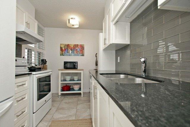 501 - 1425 Ghent Ave, Condo with 2 bedrooms, 1 bathrooms and 1 parking in Burlington ON | Image 2
