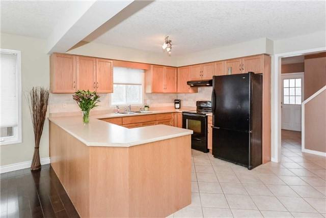 11 Shackleton Dr, House detached with 3 bedrooms, 4 bathrooms and 2 parking in Guelph ON | Image 4