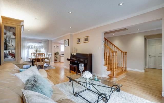 20 Pagehurst Crt, House detached with 3 bedrooms, 4 bathrooms and 6 parking in Richmond Hill ON | Image 8