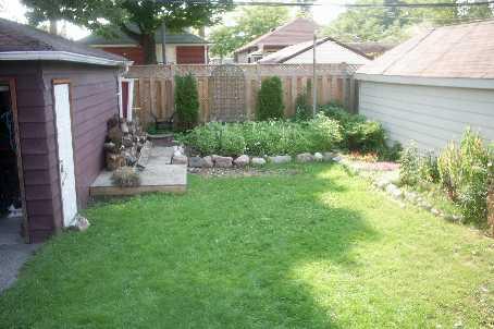 1118 Greenwood Ave, House detached with 2 bedrooms, 2 bathrooms and 3 parking in Toronto ON | Image 3