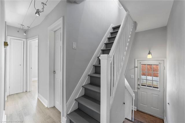 241 Highbury Avenue N, House detached with 5 bedrooms, 2 bathrooms and 4 parking in London ON | Image 3