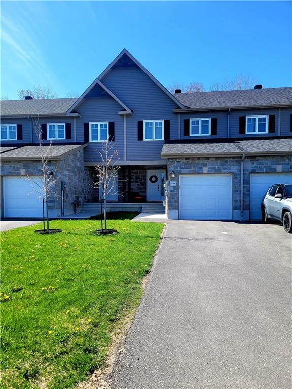 1154 Clement Court, Townhouse with 4 bedrooms, 2 bathrooms and 3 parking in Cornwall ON | Image 2
