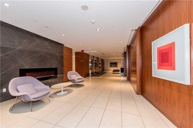 811 - 9 Valhalla Inn Rd, Condo with 2 bedrooms, 1 bathrooms and 1 parking in Toronto ON | Image 3