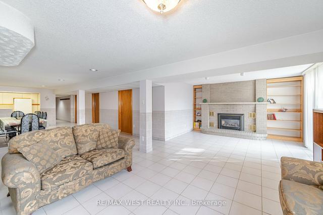 37 Kiskadee Dr, House detached with 3 bedrooms, 2 bathrooms and 4 parking in Toronto ON | Image 17