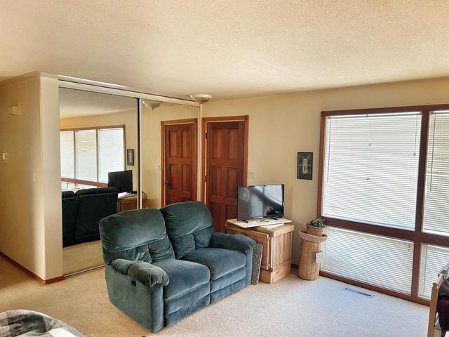 4616 51a Street, House detached with 2 bedrooms, 1 bathrooms and 1 parking in Camrose County AB | Image 6