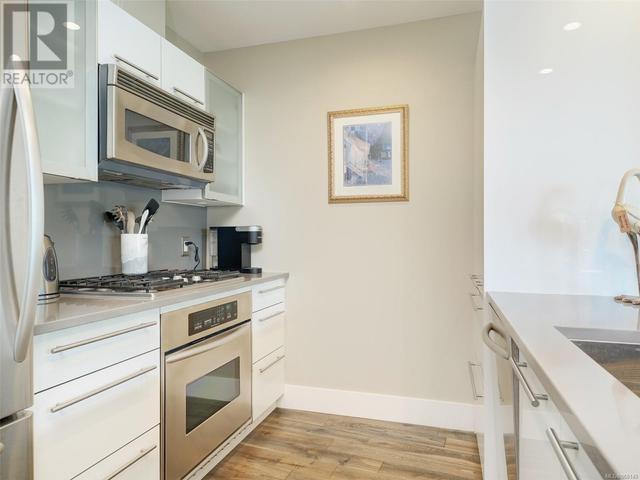 505 - 66 Songhees Rd, Condo with 1 bedrooms, 2 bathrooms and 1 parking in Victoria BC | Image 11