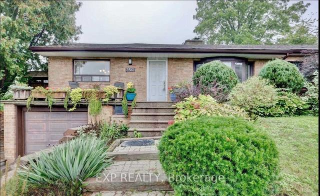 2561 Mindemoya Rd, House detached with 3 bedrooms, 2 bathrooms and 5 parking in Mississauga ON | Image 12