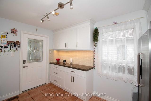 74 Seventeenth St, House detached with 2 bedrooms, 2 bathrooms and 6 parking in Toronto ON | Image 5
