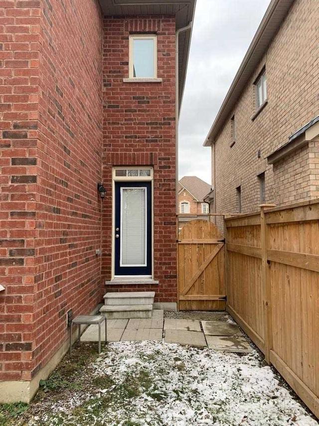 16 Goldthread Terr, House semidetached with 4 bedrooms, 3 bathrooms and 2 parking in Toronto ON | Image 25