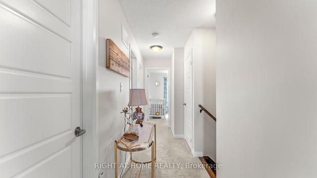 739 Banks Cres, House attached with 3 bedrooms, 4 bathrooms and 2 parking in Milton ON | Image 9