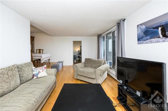 2307 - 1171 Ambleside Drive, Condo with 2 bedrooms, 1 bathrooms and 1 parking in Ottawa ON | Image 6