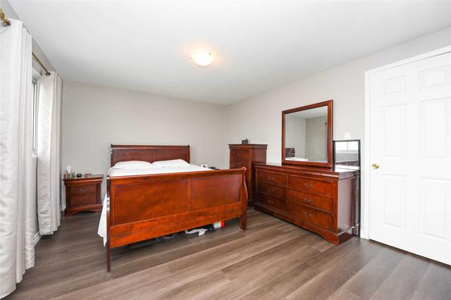 24 Franklin Crt, Townhouse with 3 bedrooms, 2 bathrooms and 2 parking in Brampton ON | Image 8