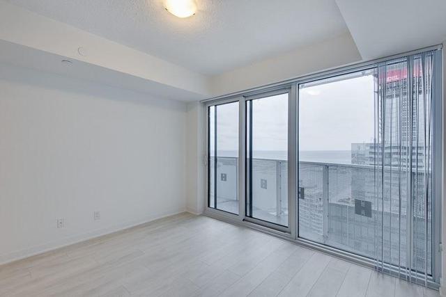 5210 - 88 Harbour St, Condo with 3 bedrooms, 2 bathrooms and 1 parking in Toronto ON | Image 11