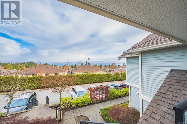 202 - 6149 Washington Way, House attached with 3 bedrooms, 2 bathrooms and 2 parking in Nanaimo BC | Image 3