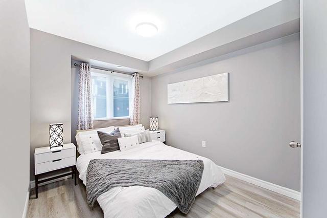 124 Louisbourg Way, Townhouse with 2 bedrooms, 2 bathrooms and 2 parking in Markham ON | Image 4