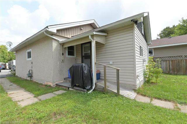 423 Hutcheson Avenue, House detached with 2 bedrooms, 1 bathrooms and null parking in North Bay ON | Image 16