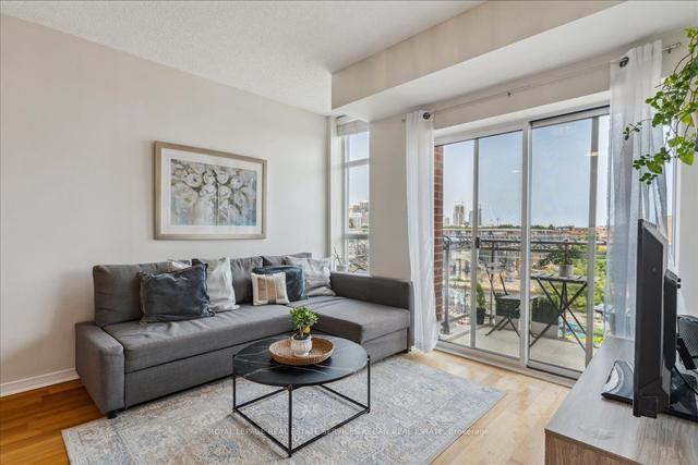 516 - 2495 Dundas St W, Condo with 1 bedrooms, 1 bathrooms and 1 parking in Toronto ON | Image 1