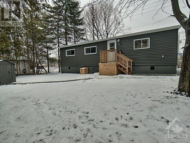 2 Rowan Road, House detached with 2 bedrooms, 1 bathrooms and 3 parking in Ottawa ON | Image 1