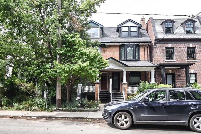 426 Montrose Ave, House semidetached with 3 bedrooms, 3 bathrooms and 0 parking in Toronto ON | Image 1