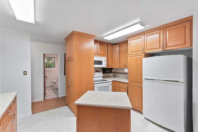 3 Valerie Dr, House detached with 3 bedrooms, 2 bathrooms and 3 parking in St. Catharines ON | Image 8