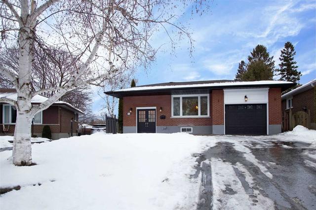 451 Harwood Dr, House detached with 2 bedrooms, 2 bathrooms and 5 parking in Oshawa ON | Image 1