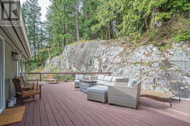 6945 Marine Drive, House detached with 4 bedrooms, 3 bathrooms and 4 parking in West Vancouver BC | Image 31