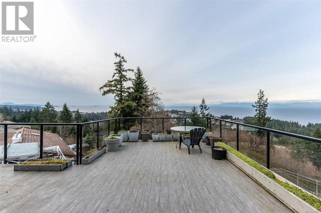 4696 Laguna Way, House detached with 7 bedrooms, 6 bathrooms and 6 parking in Nanaimo BC | Image 3