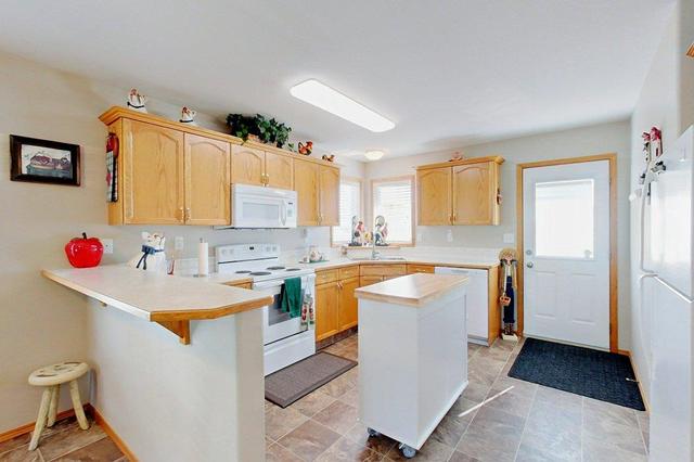 11 Kerr Close, House detached with 3 bedrooms, 2 bathrooms and 2 parking in Red Deer AB | Image 9