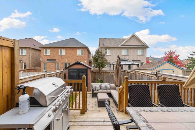 86 Lorenzo Circ, House attached with 3 bedrooms, 4 bathrooms and 3 parking in Brampton ON | Image 27