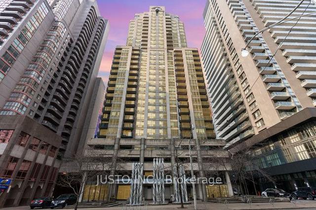 1108 - 750 Bay St, Condo with 1 bedrooms, 1 bathrooms and 1 parking in Toronto ON | Image 1