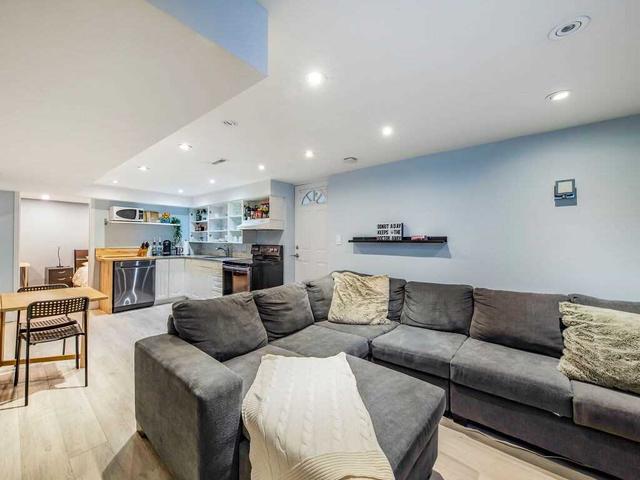 704 Abana Rd, House semidetached with 4 bedrooms, 3 bathrooms and 3 parking in Mississauga ON | Image 15