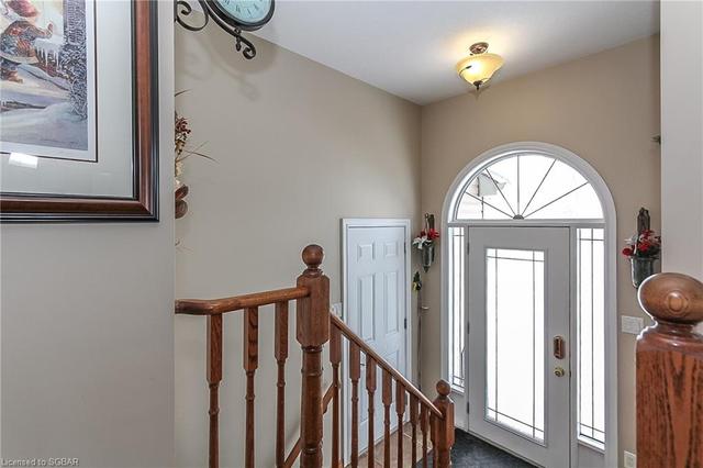 212 Aspen Ridge Drive, House detached with 3 bedrooms, 2 bathrooms and 4 parking in Clearview ON | Image 3