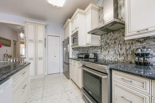 875 St Clarens Ave, House detached with 3 bedrooms, 5 bathrooms and 4 parking in Toronto ON | Image 17