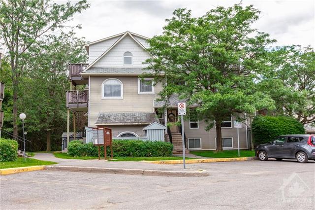 304 Tanguay Court, House attached with 3 bedrooms, 3 bathrooms and 1 parking in Ottawa ON | Image 1