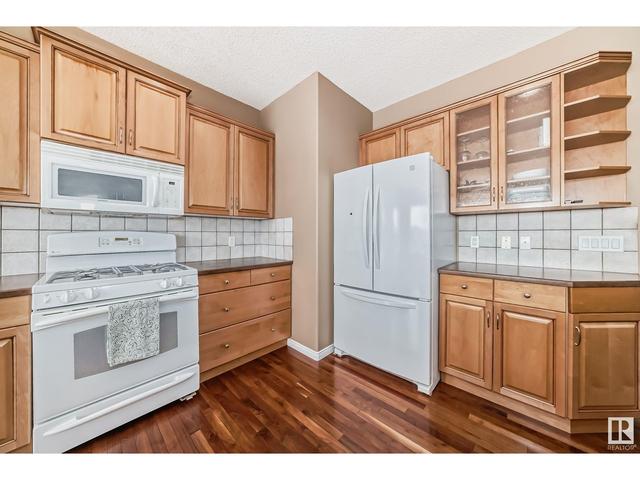 375 Calderon Cr Nw, House detached with 3 bedrooms, 2 bathrooms and null parking in Edmonton AB | Image 3