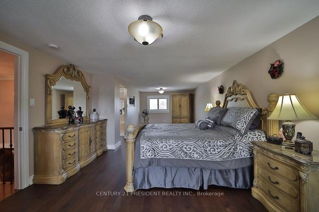 12 Lafleur Crt, House detached with 4 bedrooms, 5 bathrooms and 6 parking in Brampton ON | Image 25