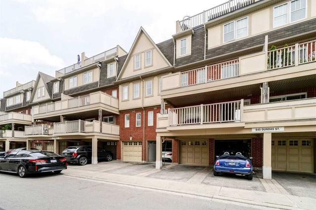 2 - 645 Dundas St W, Townhouse with 2 bedrooms, 2 bathrooms and 2 parking in Mississauga ON | Image 6