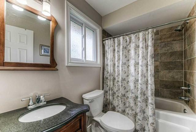 54 Garden Cres, House detached with 3 bedrooms, 3 bathrooms and 6 parking in Brant ON | Image 5