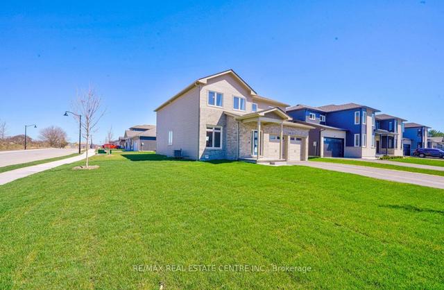 218 Beasley Cres, House detached with 4 bedrooms, 4 bathrooms and 6 parking in Prince Edward County ON | Image 20