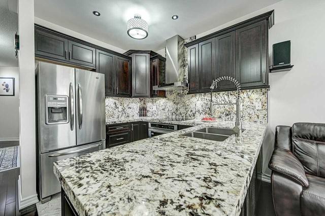 3637 Twinmaple Dr, House semidetached with 4 bedrooms, 4 bathrooms and 2 parking in Mississauga ON | Image 6
