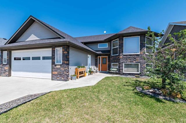 142 Westview Drive, House detached with 5 bedrooms, 3 bathrooms and 4 parking in Nanton AB | Image 1